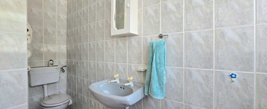 3 Bedroom Property for Sale in Kleinbaai Western Cape